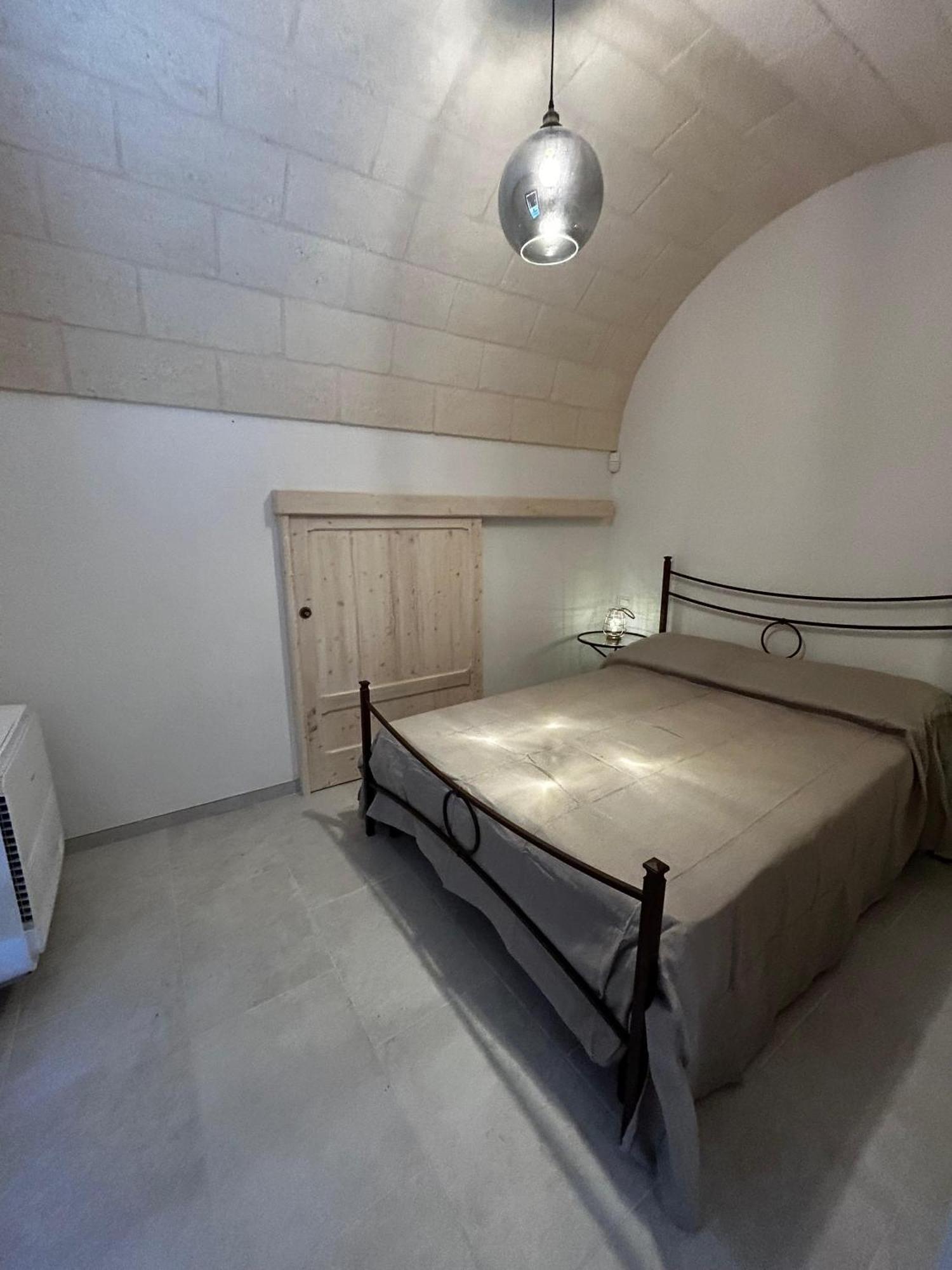 Il Trullo Di Bina Bed & Breakfast Pezze Di Greco Bagian luar foto