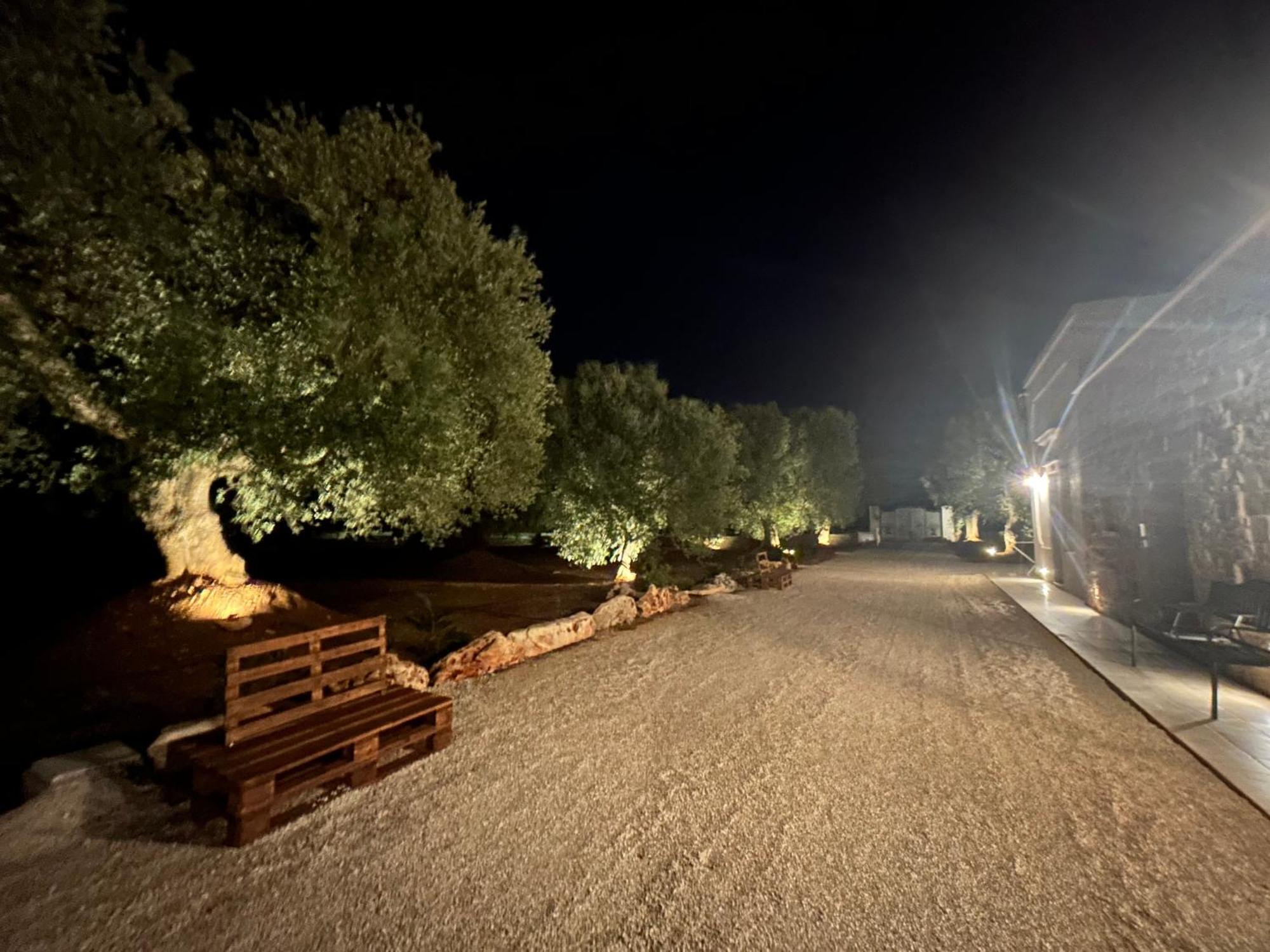 Il Trullo Di Bina Bed & Breakfast Pezze Di Greco Bagian luar foto